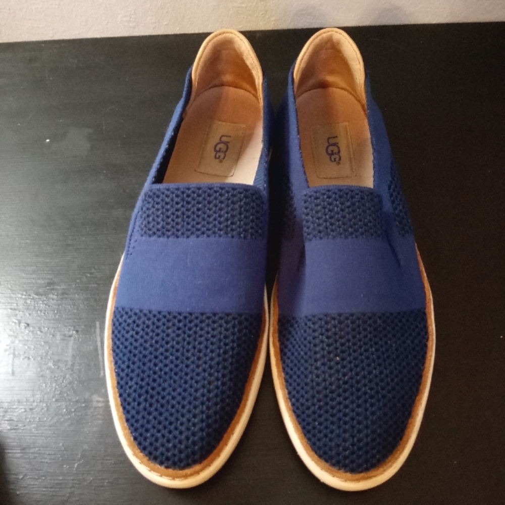 Women's UGG Sammy Slip Ons size 8.5
